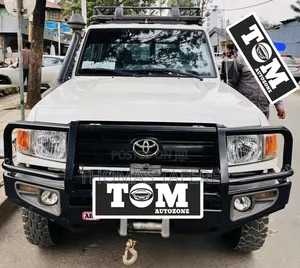 Photo - Toyota Land Cruiser 2018 White