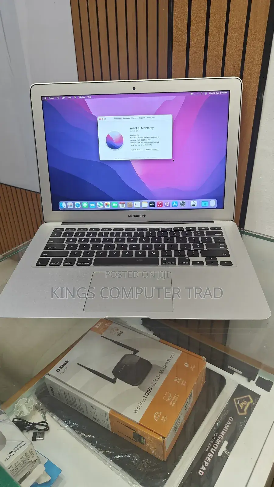 New Laptop Apple MacBook Pro 2017 8GB Intel Core I5 SSD 256GB