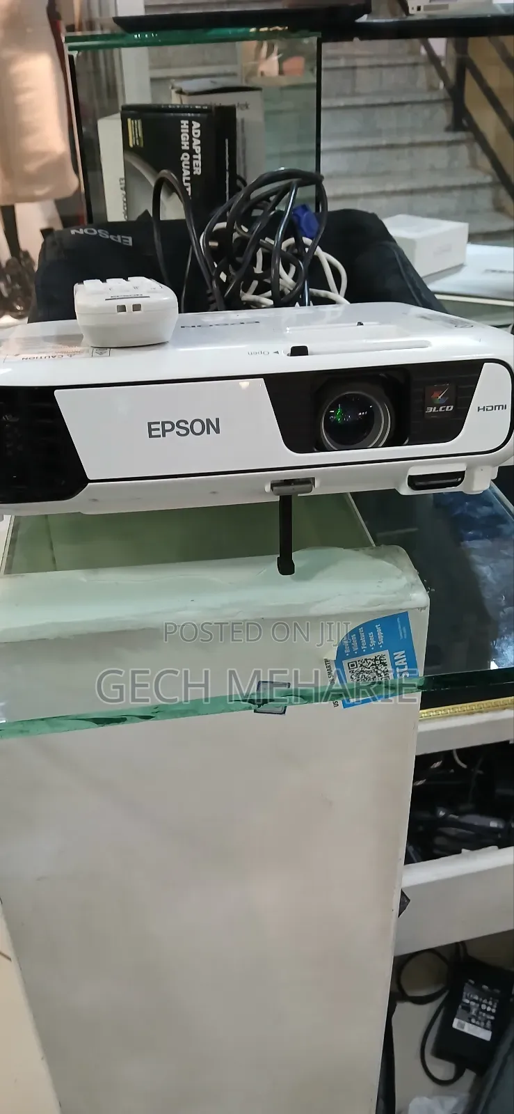 Epson Projector With Remote Model Name: Ebx31