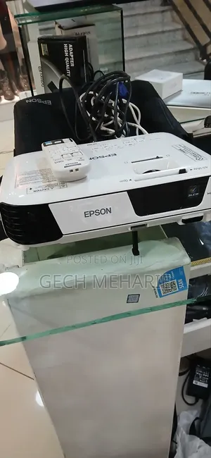 Epson Projector With Remote Model Name: Ebx31