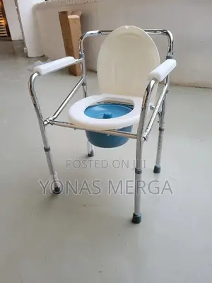 Photo - Toilet Chair馬⩩Commode Chair歲₵"Toilet Chair_+Pot+Commode Chair粵0toilet