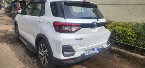 Photo - Toyota Raize 2022 White