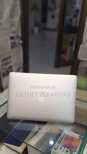 New Laptop Apple MacBook Air 2017 8GB Intel Core I5 SSD 256GB