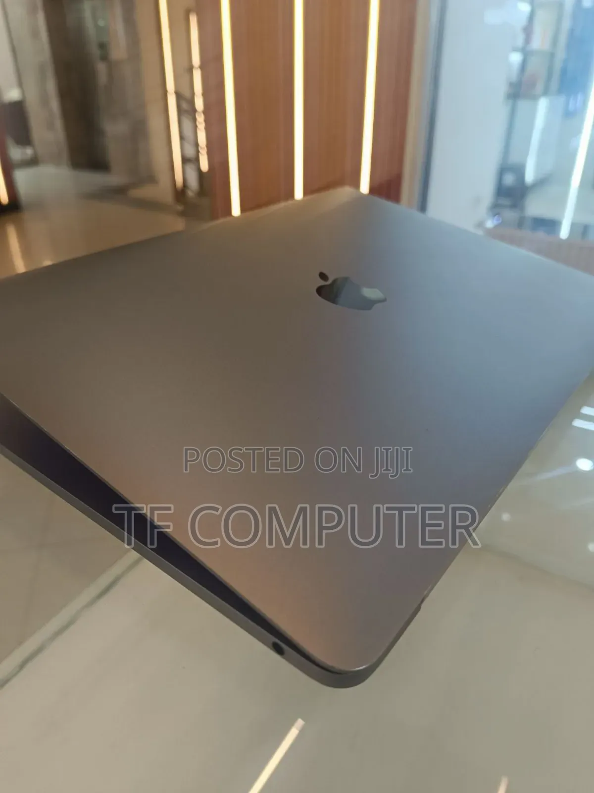 New Laptop Apple MacBook Pro 2019 8GB Intel Core I5 SSD 256GB