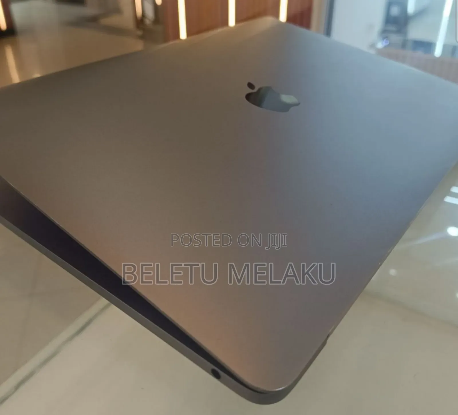 New Laptop Apple MacBook Pro 2019 8GB Intel Core I5 SSD 256GB