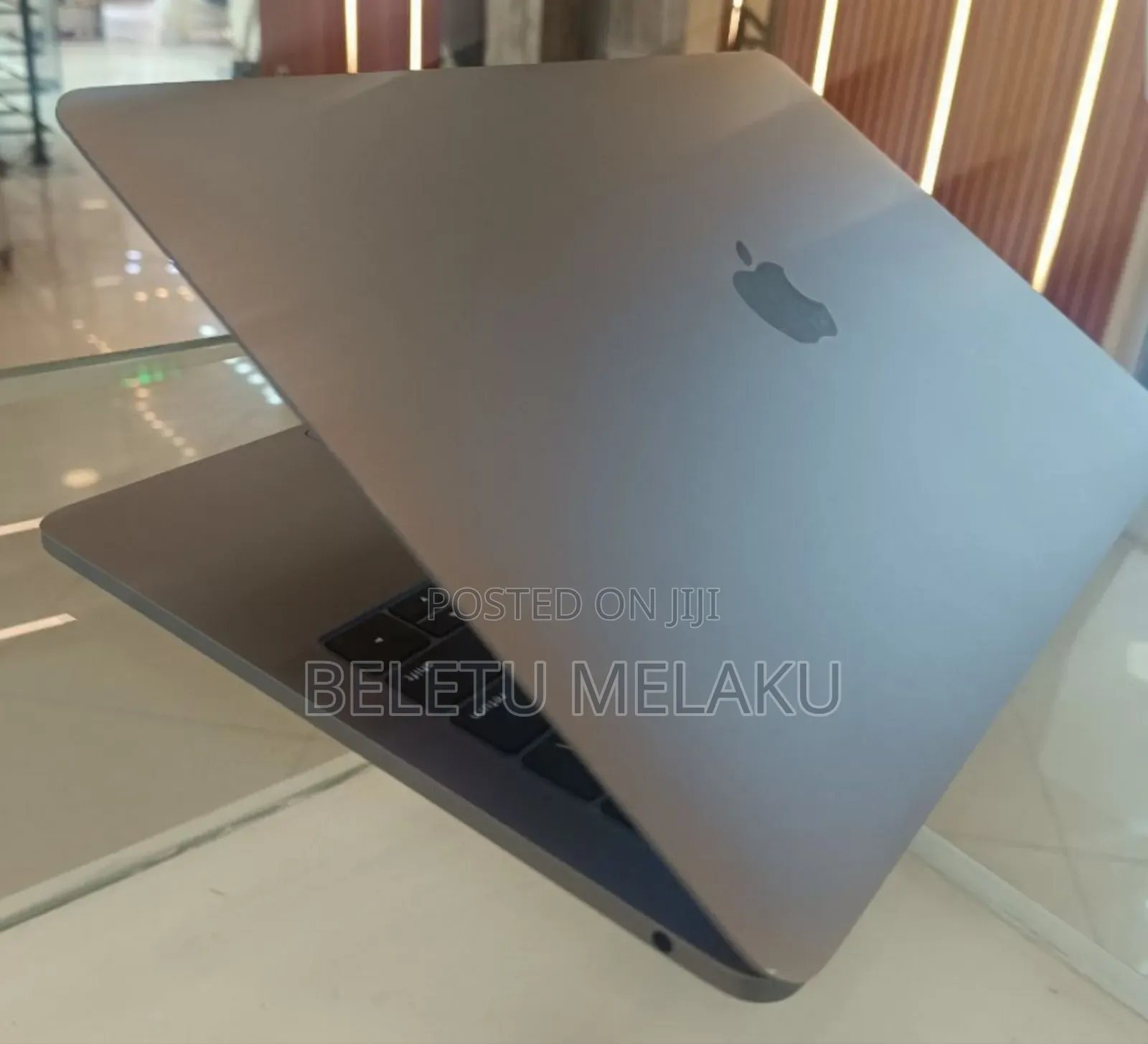 New Laptop Apple MacBook Pro 2019 8GB Intel Core I5 SSD 256GB