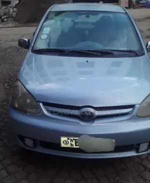 Photo - Toyota Platz 1.0 FWD 2005 Blue