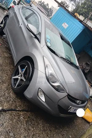 Photo - Hyundai Avante 2011 Silver