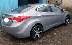 Hyundai Avante 2011 Silver