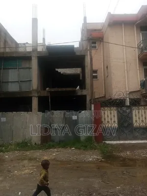 5bdrm House in Akaky Kaliti for sale