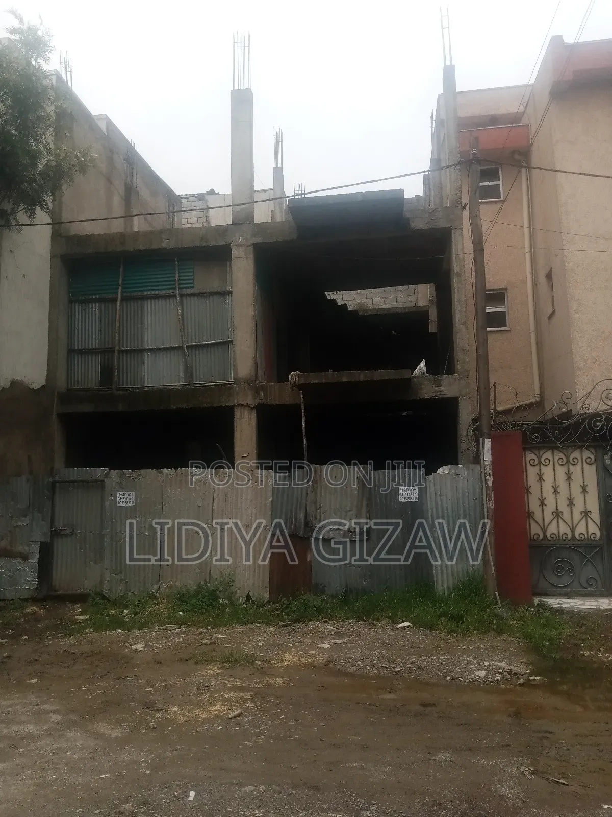 5bdrm House in Akaky Kaliti for sale