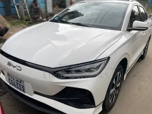 BYD E2 43 kWh 94 hp FWD 2024 White