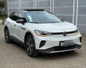 Photo - Volkswagen ID.4 2022 White