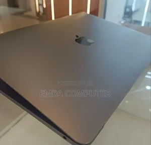 New Laptop Apple MacBook Pro 2019 8GB Intel Core I5 SSD 256GB