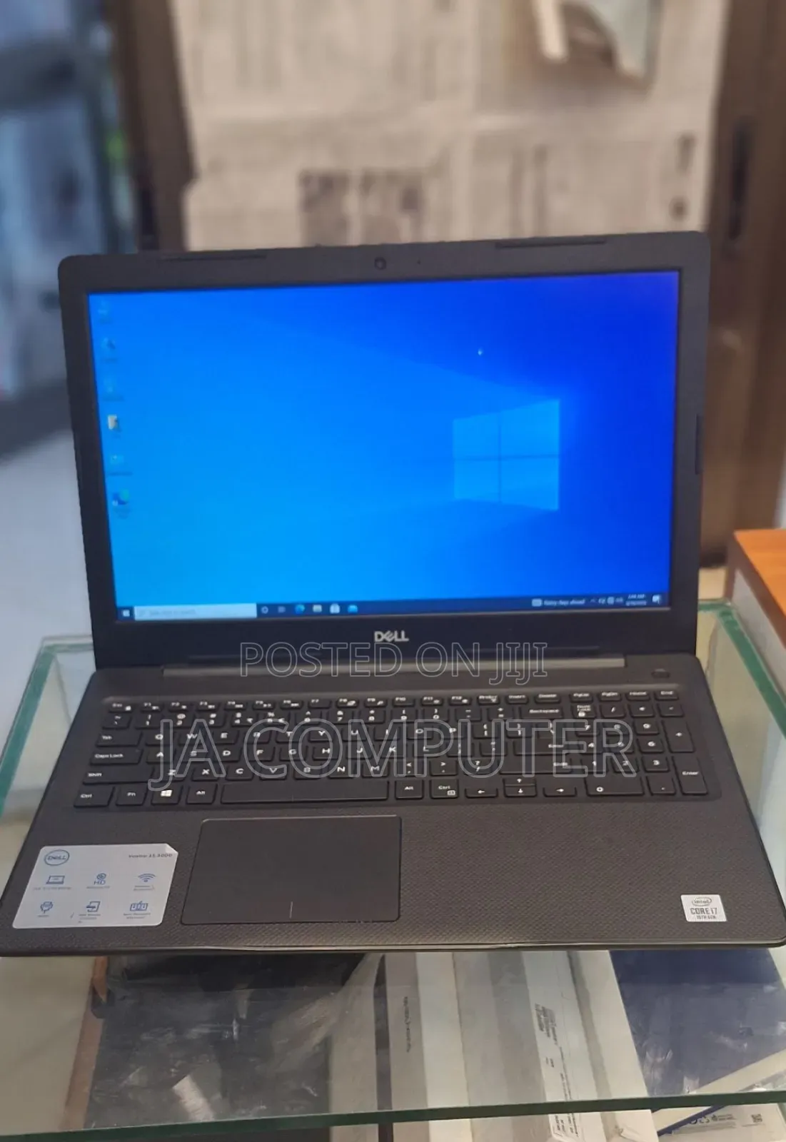 New Laptop Dell Vostro V13 8GB Intel Core I7 SSD 512GB