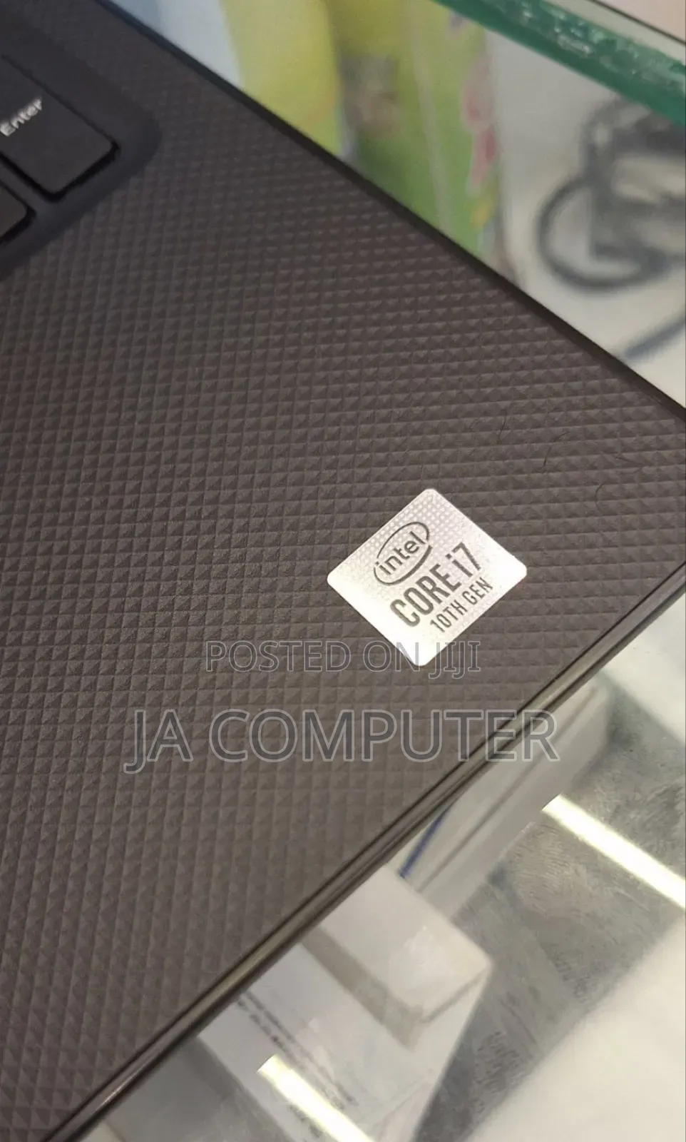 New Laptop Dell Vostro V13 8GB Intel Core I7 SSD 512GB