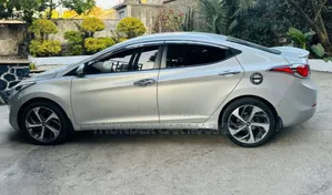 Hyundai Elantra 2015 Silver