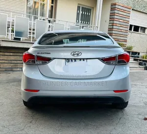 Hyundai Elantra 2015 Silver