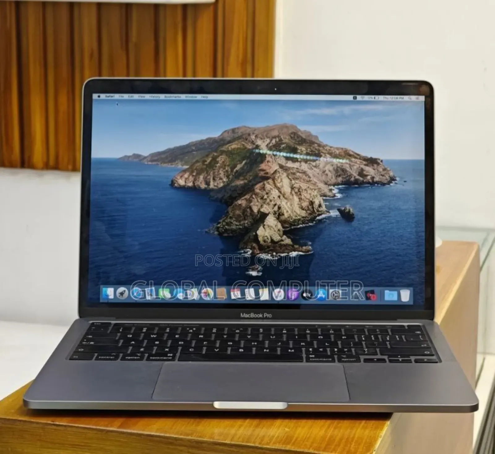 New Laptop Apple MacBook 2020 8GB Intel Core I5 SSD 256GB