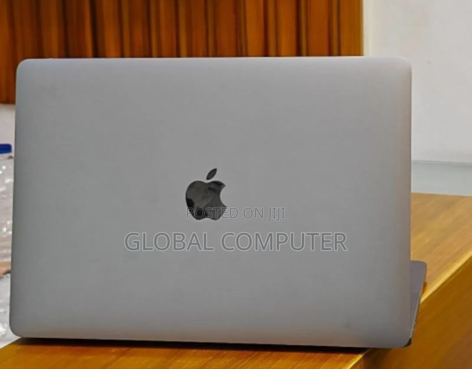 New Laptop Apple MacBook 2020 8GB Intel Core I5 SSD 256GB