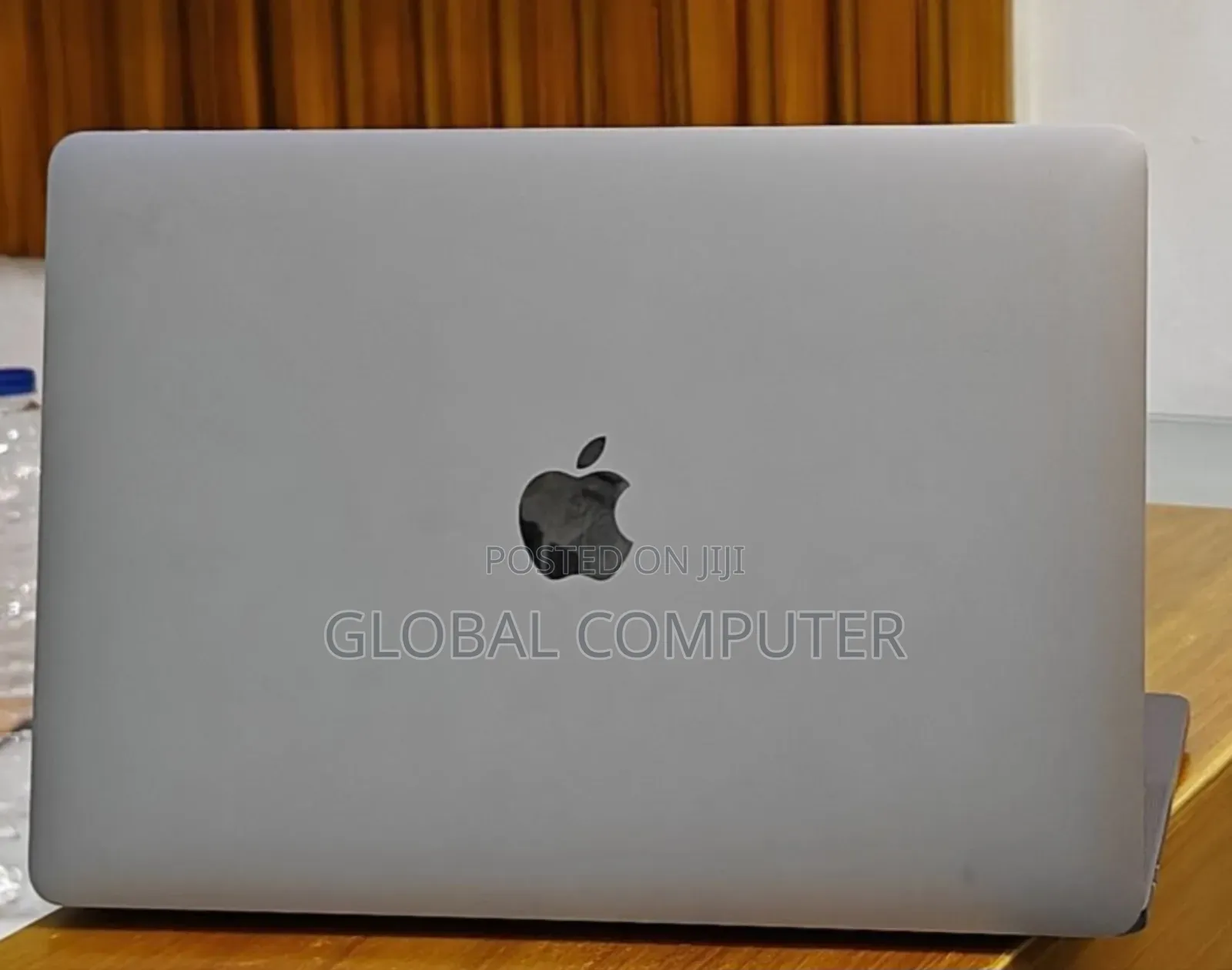 New Laptop Apple MacBook 2020 8GB Intel Core I5 SSD 256GB
