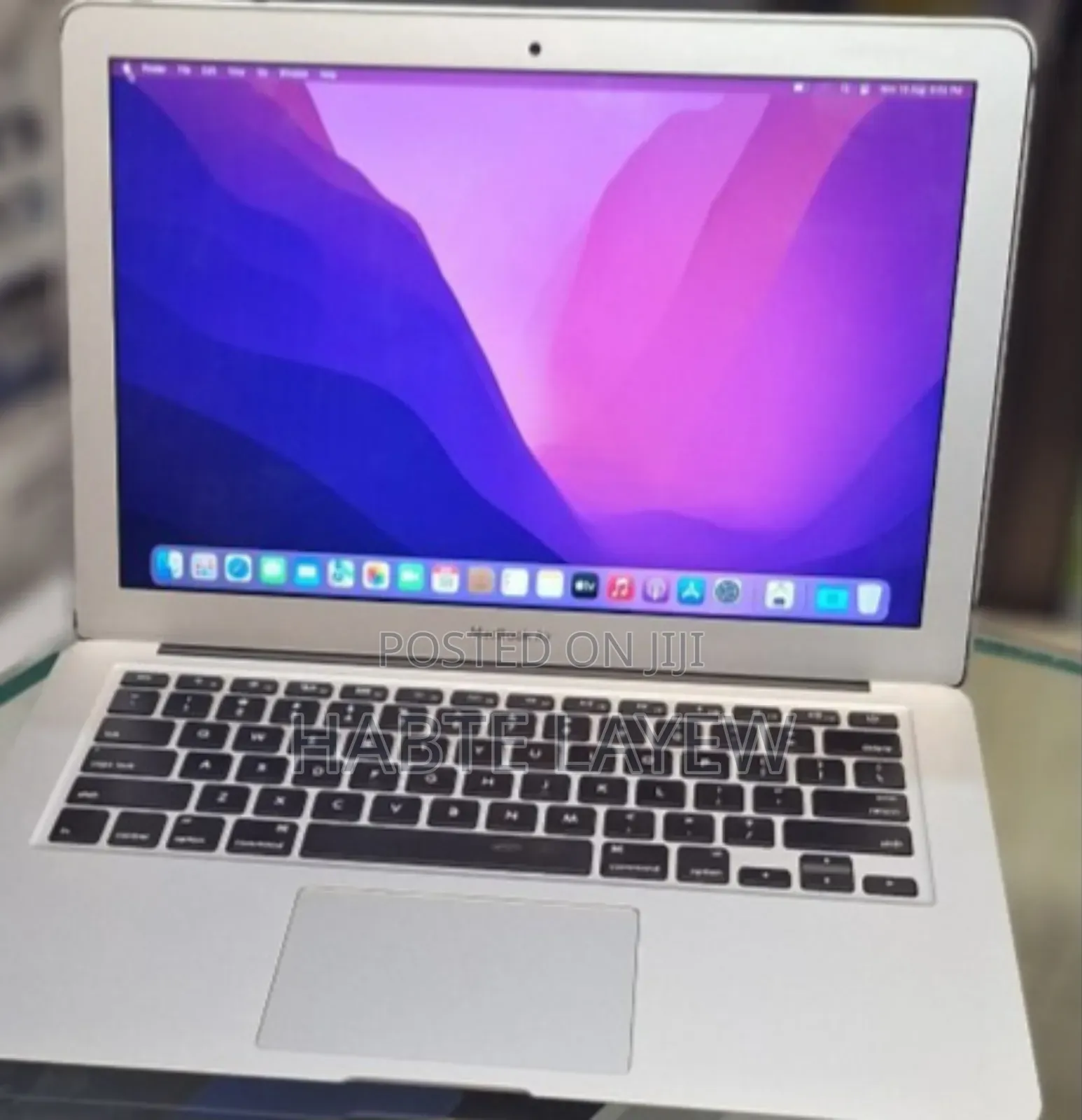 New Laptop Apple MacBook Pro 2017 8GB Intel Core i5 SSD 256GB