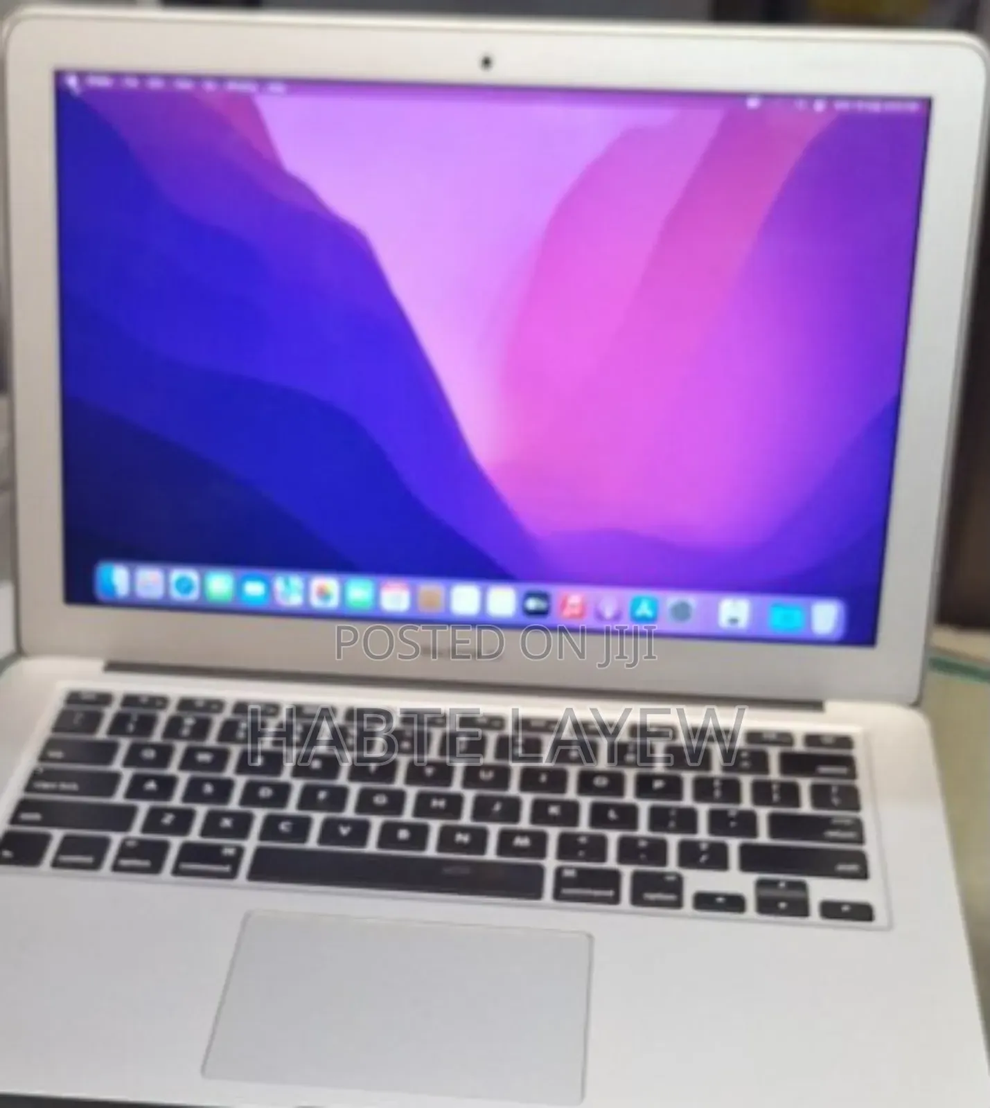 New Laptop Apple MacBook Pro 2017 8GB Intel Core i5 SSD 256GB