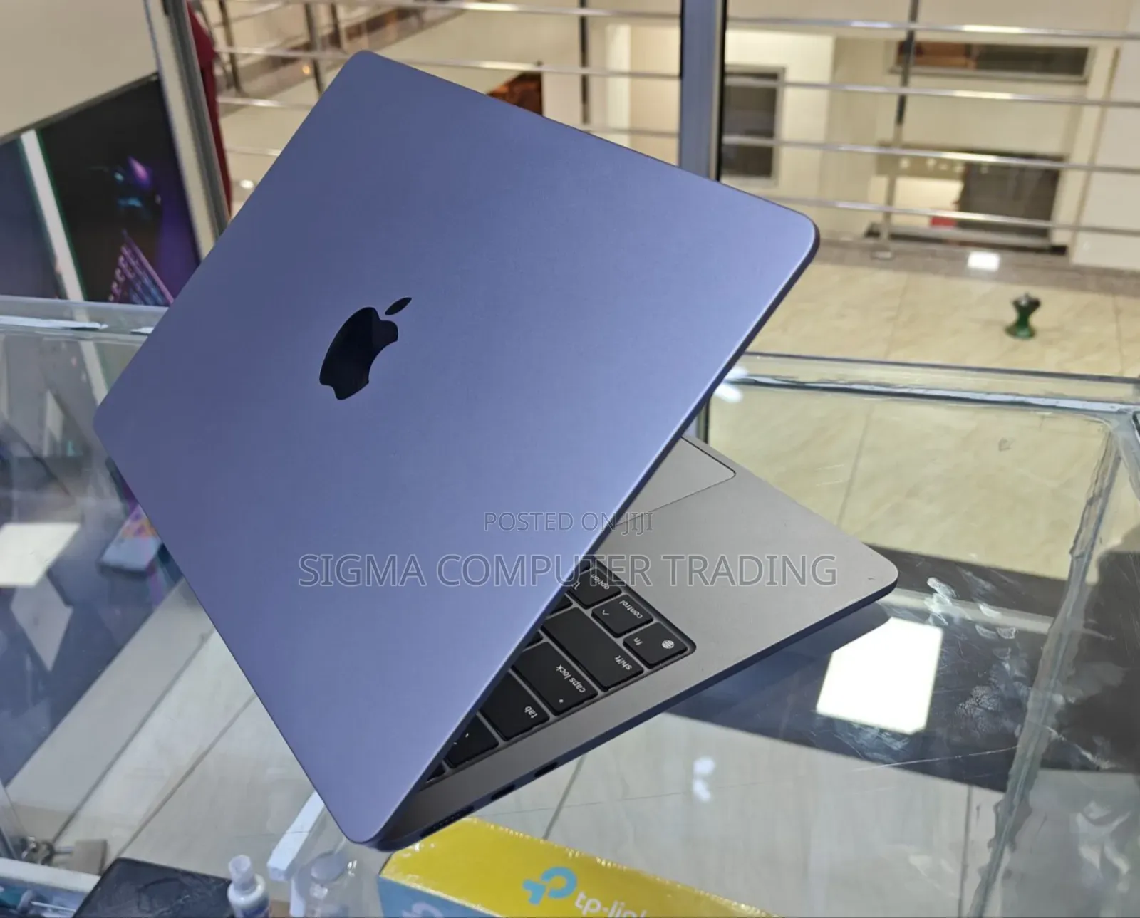 New Laptop Apple MacBook Air 2022 M2 16GB Apple M2 SSD 512GB