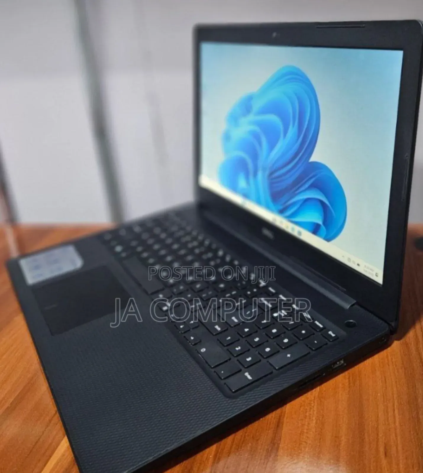 New Laptop Dell Inspiron 15 8GB Intel Core I5 HDD 1T