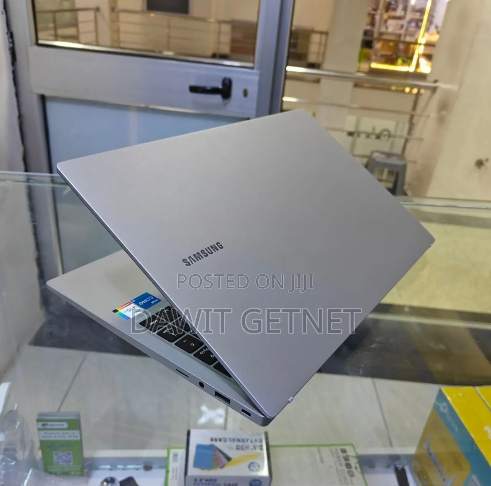 New Laptop Samsung Galaxy Book 2 8GB Intel Core i5 SSD 500GB