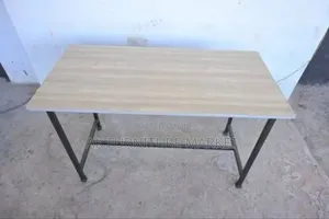 Photo - Workstations Table