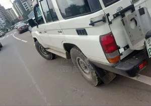 Toyota Land Cruiser 2015 White