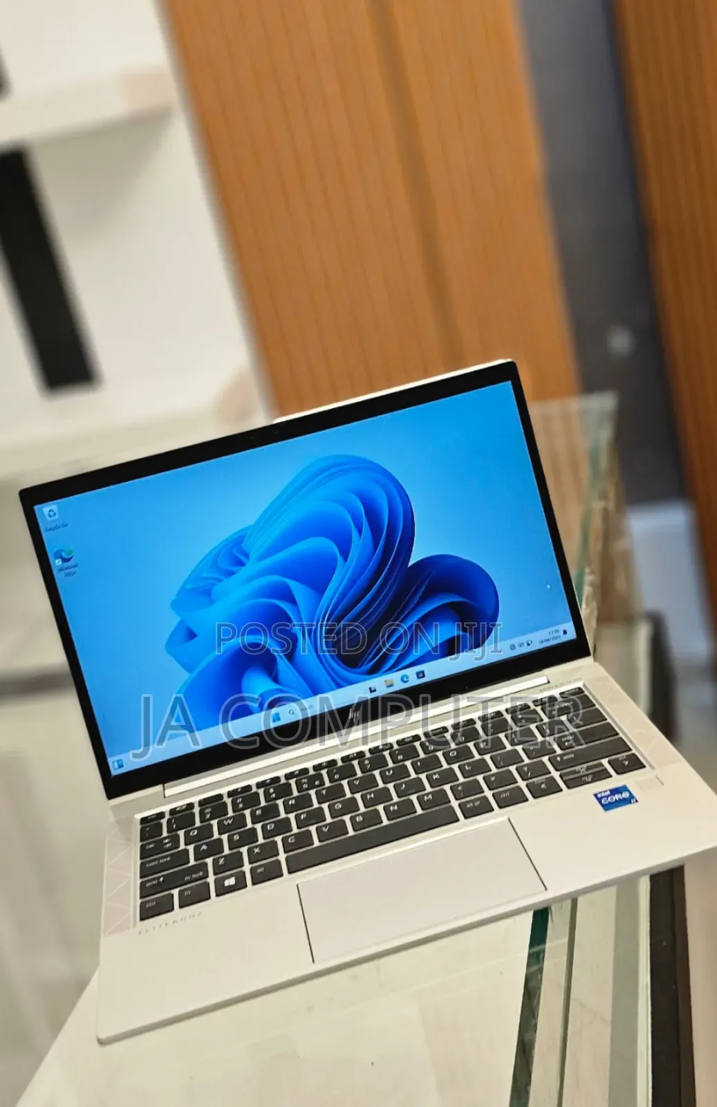 New Laptop HP EliteBook 830 G8 16GB Intel Core I7 SSD 512GB