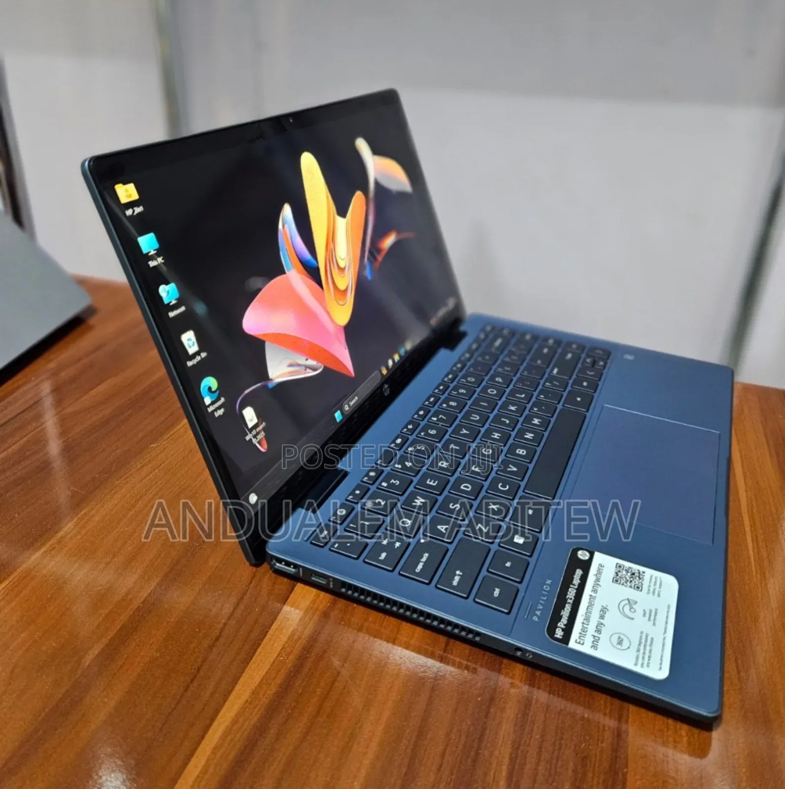 New Laptop HP Pavilion X360 8GB Intel Core I3 SSD 256GB