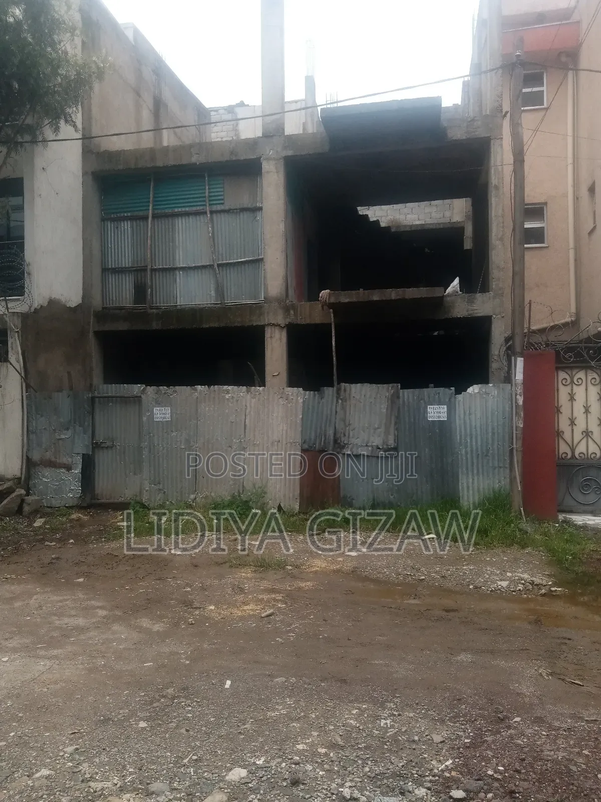 5bdrm House in Akaky Kaliti for sale