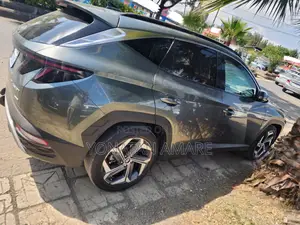 Hyundai Tucson 2021 Green