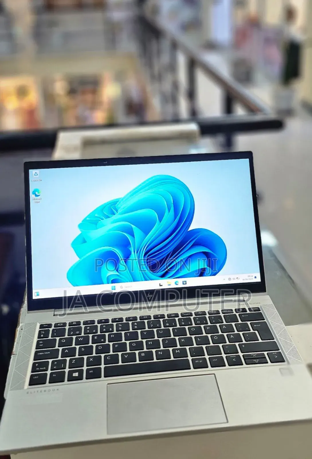 New Laptop HP EliteBook 830 G8 16GB Intel Core I5 SSD 512GB