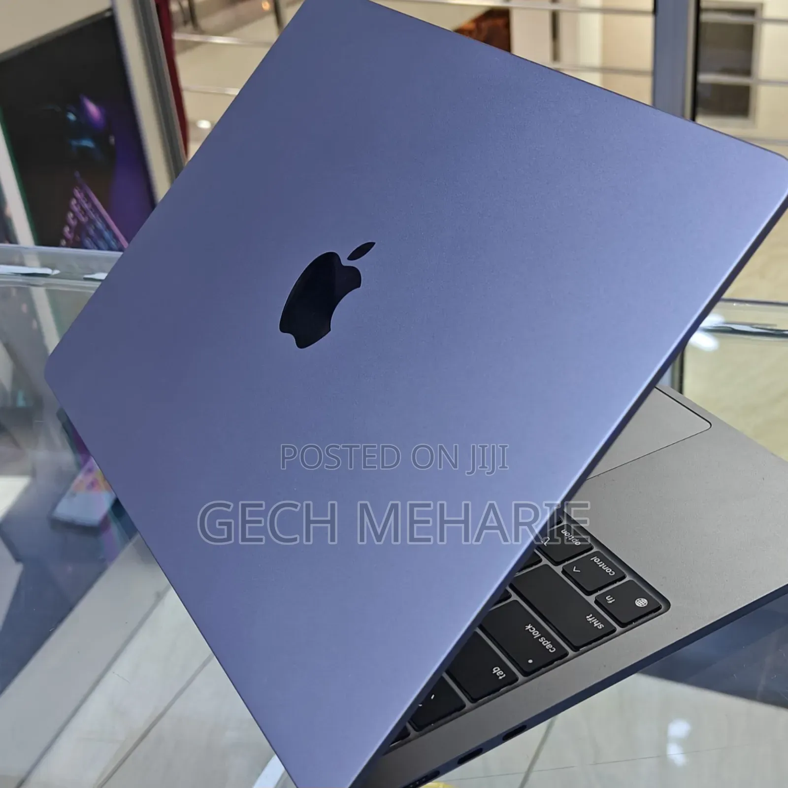 New Laptop Apple MacBook Air 2022 M2 8GB Apple M2 SSD 512GB