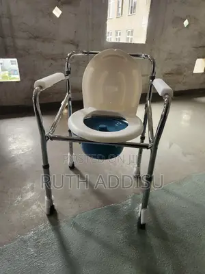 Photo - Commode Chair麻雀toilet Chair飯盒medical Commode Chair廟號toilet Chair New