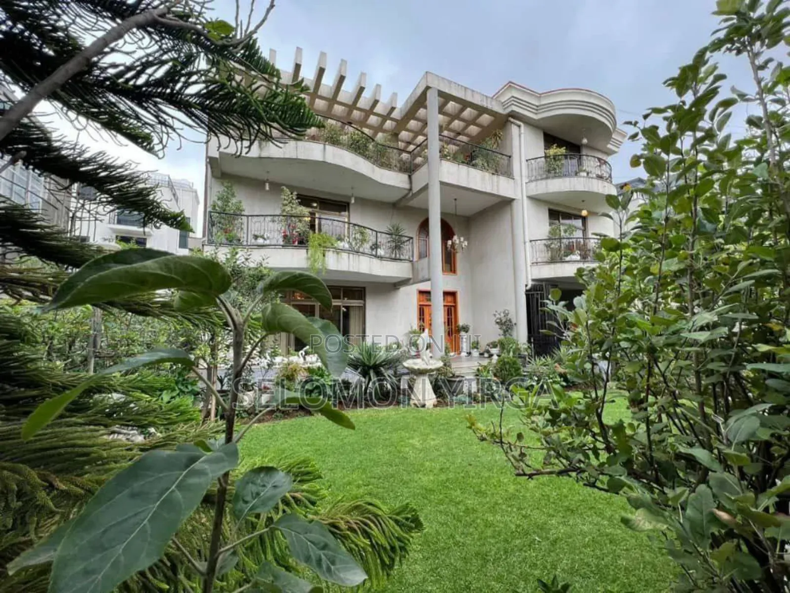 13bdrm Farm House in Adis Ababa, Bole for sale