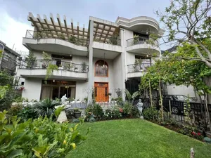 13bdrm Farm House in Adis Ababa, Bole for sale