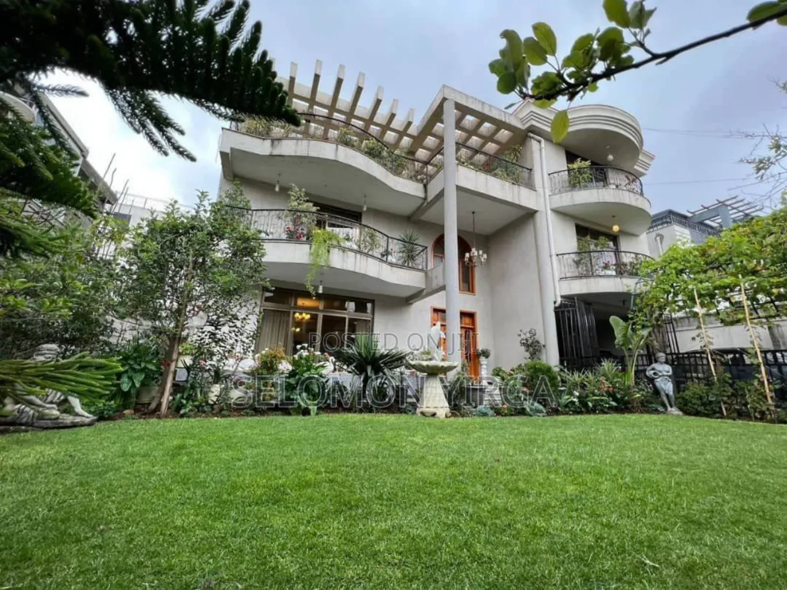 13bdrm Farm House in Adis Ababa, Bole for sale