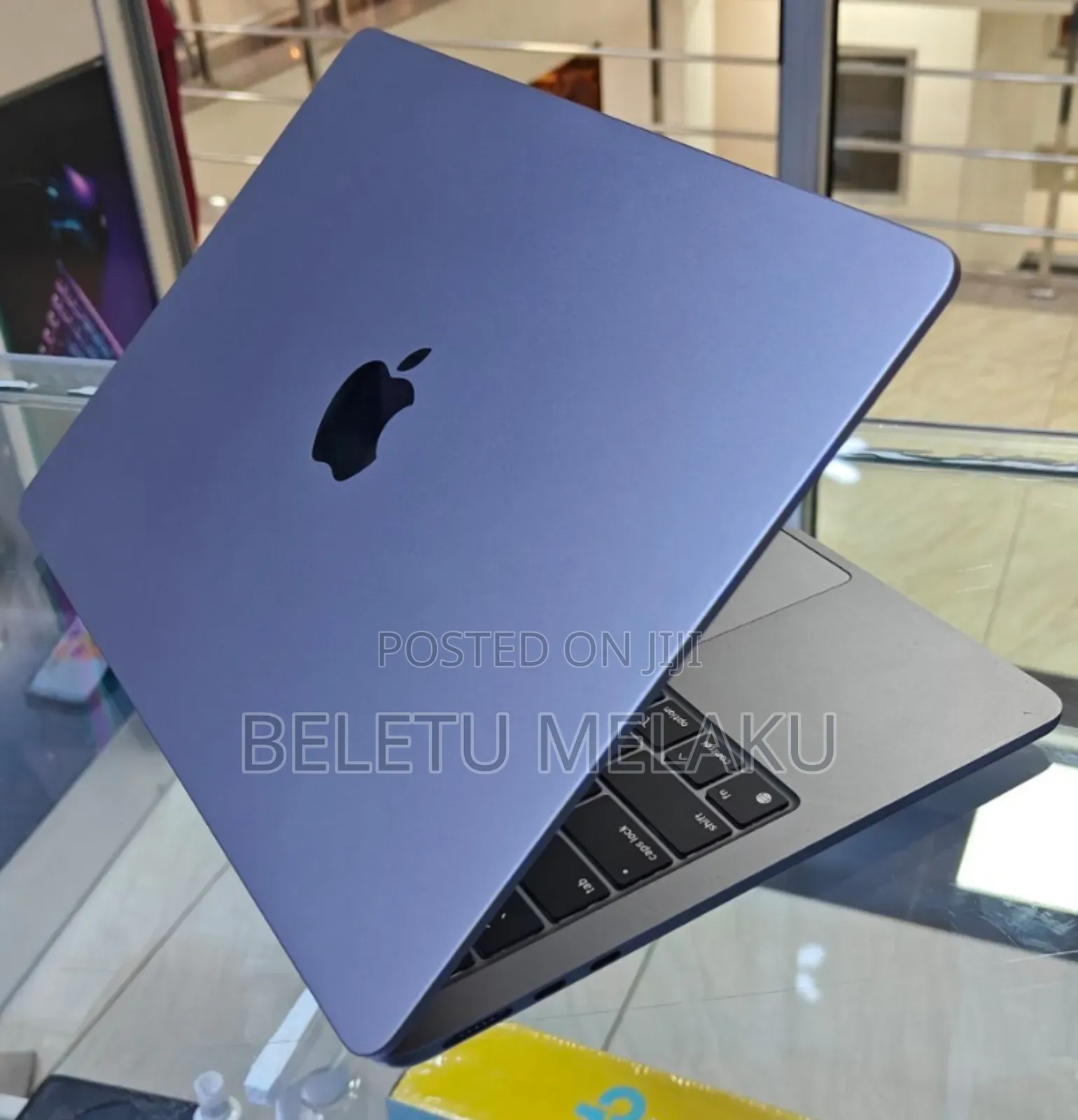 New Laptop Apple MacBook Air 2022 M2 8GB Apple M2 SSD 512GB