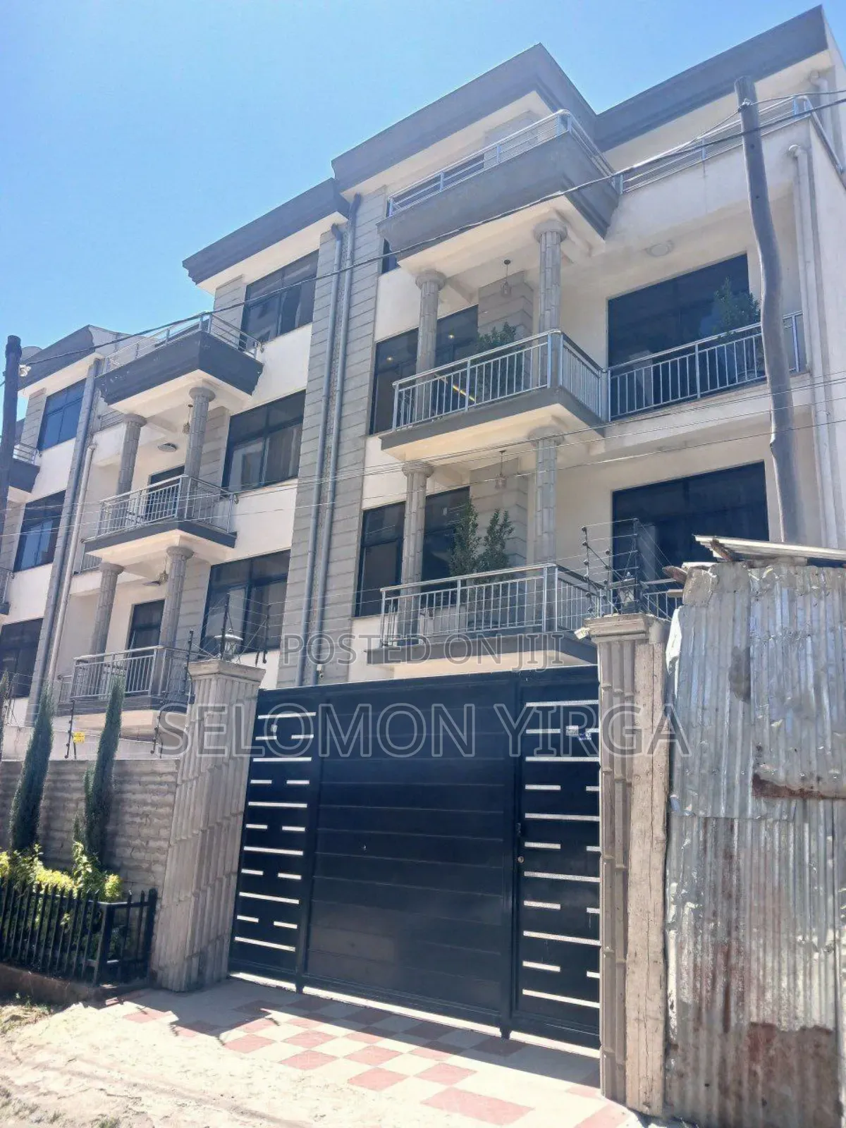 8bdrm Farm House in Adis Ababa, Bole for sale