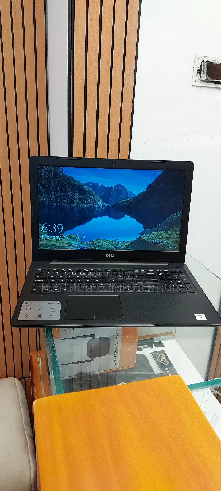 New Laptop Dell Vostro 3560 8GB Intel Core I7 SSD 512GB