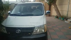 Photo - Toyota HiAce 2007 White