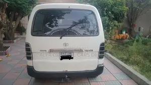 Toyota HiAce 2007 White