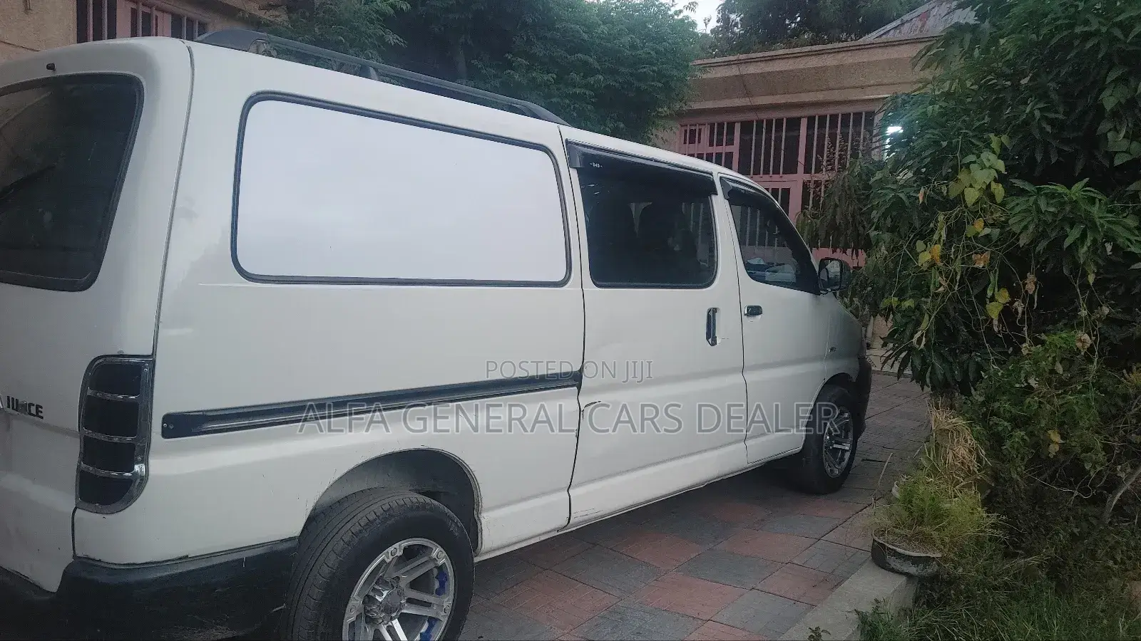 Toyota HiAce 2007 White