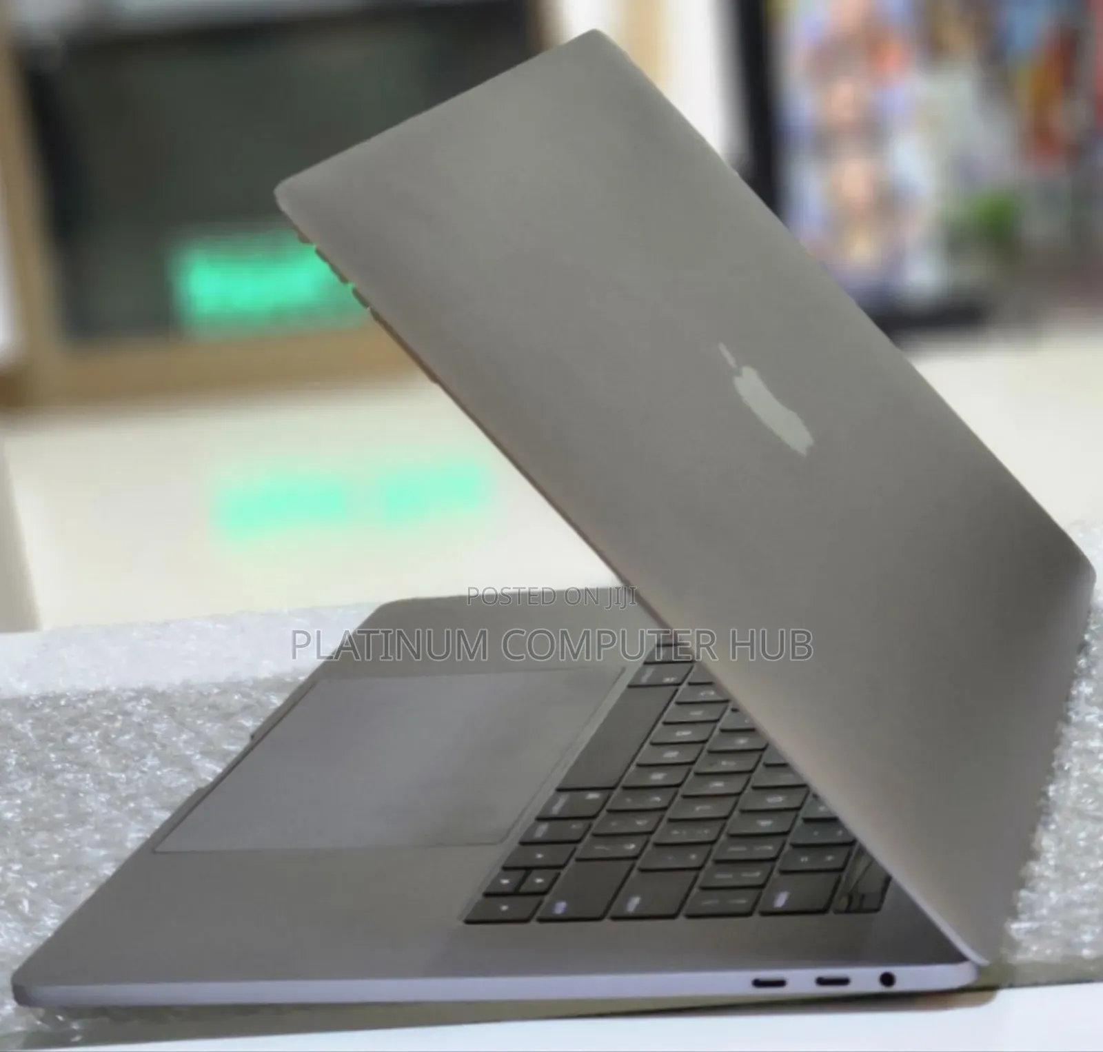 New Laptop Apple MacBook Pro 2017 16GB Intel Core I7 SSD 512GB