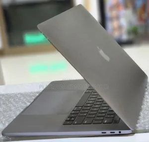 New Laptop Apple MacBook Pro 2017 16GB Intel Core I7 SSD 512GB